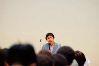 写真：袖井氏の講演1