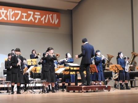 写真　吹奏楽演奏（城東中）