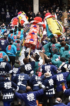 画像　三吉梵天祭の様子