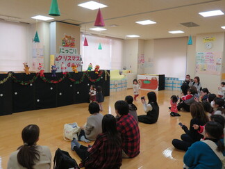 写真:12月18日活動風景・アンパンマンのパペットショー