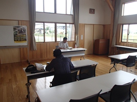 写真:受講アンケート記入