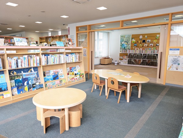 写真：児童コーナー