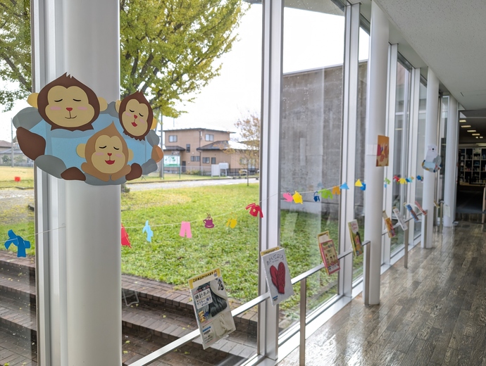 特集棚（児童）4