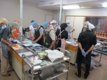 写真：調理実習の様子