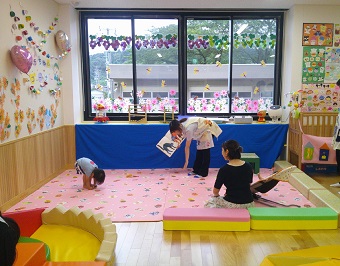 写真：おはなしはっぴぃタイム