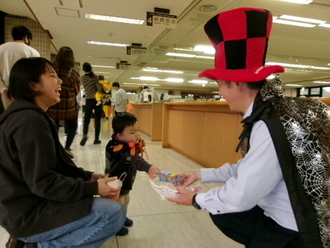 写真：ハロウィンパレードの様子3