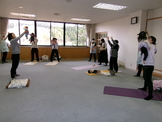 写真：チャイルドヨガの様子5