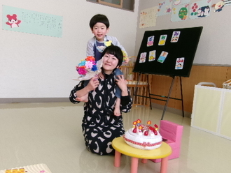 写真：誕生日会の様子2