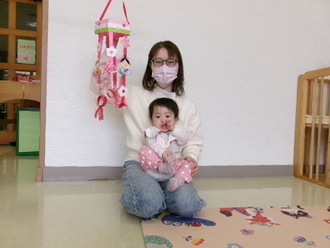 写真：おひなさまづくりの様子4